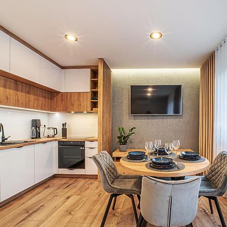 בולסלאביש Apartament Labradoryt, Klimatyzacja, Parking Priv מראה חיצוני תמונה