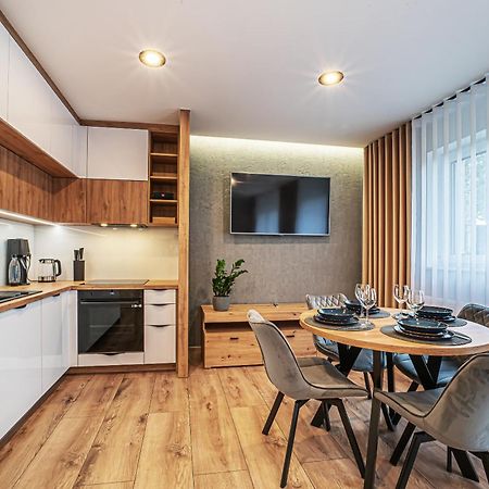 בולסלאביש Apartament Labradoryt, Klimatyzacja, Parking Priv מראה חיצוני תמונה