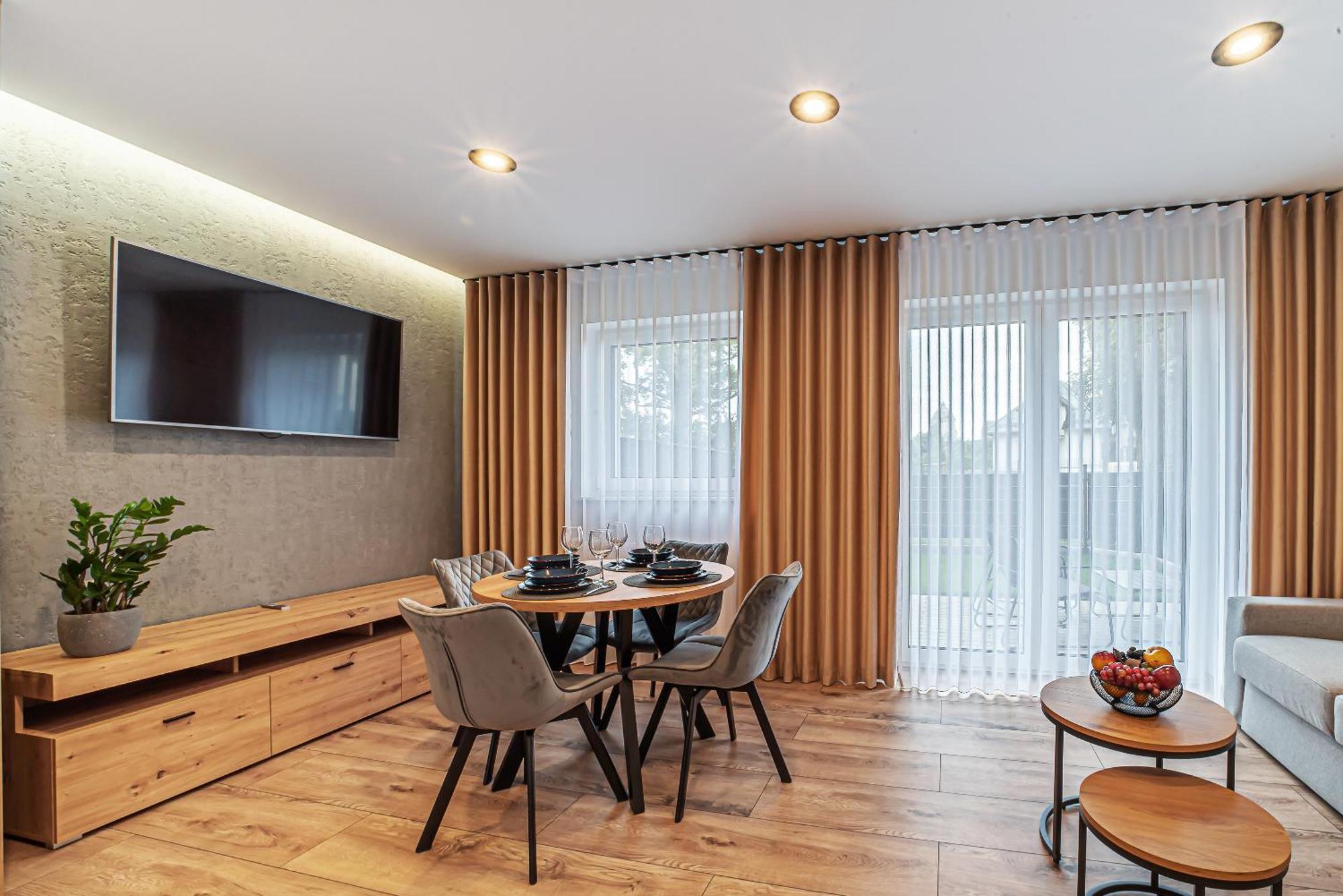 בולסלאביש Apartament Labradoryt, Klimatyzacja, Parking Priv מראה חיצוני תמונה